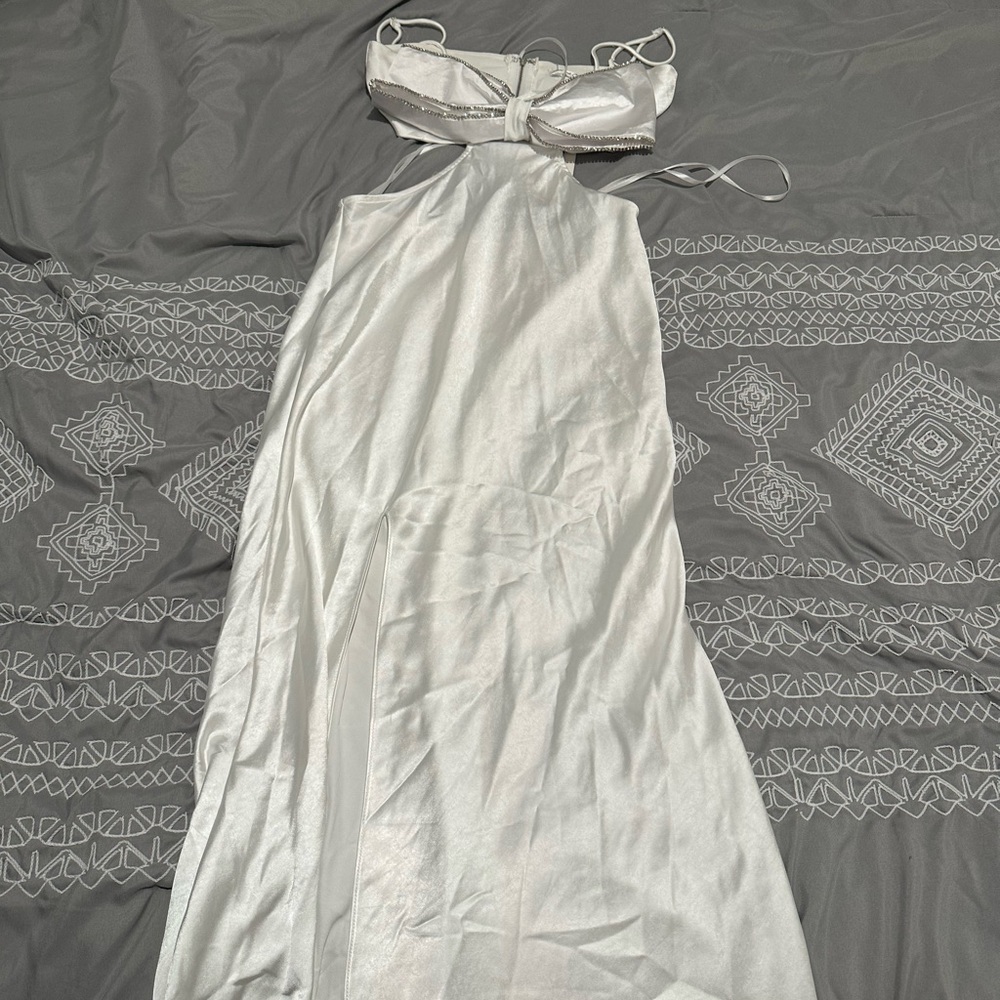 Elegant White Halter Maxi Dress